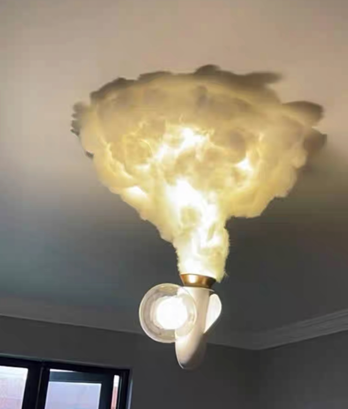 The Cloudy Rocket Light photo review