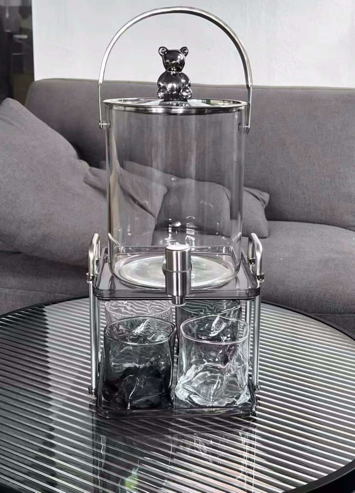 The Dispenser set photo review