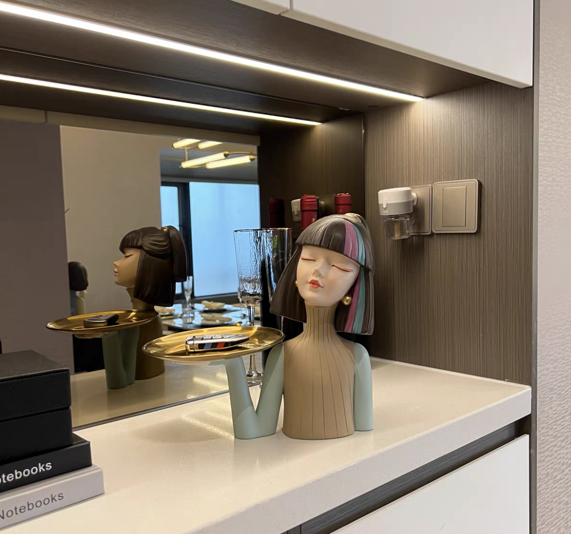 The Lady Key of Utility Holder photo review