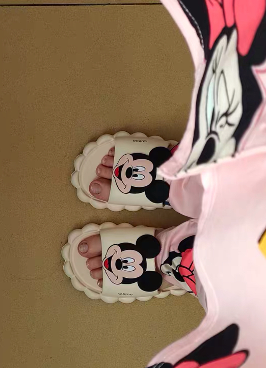 The Disney Slipper (35-40) photo review